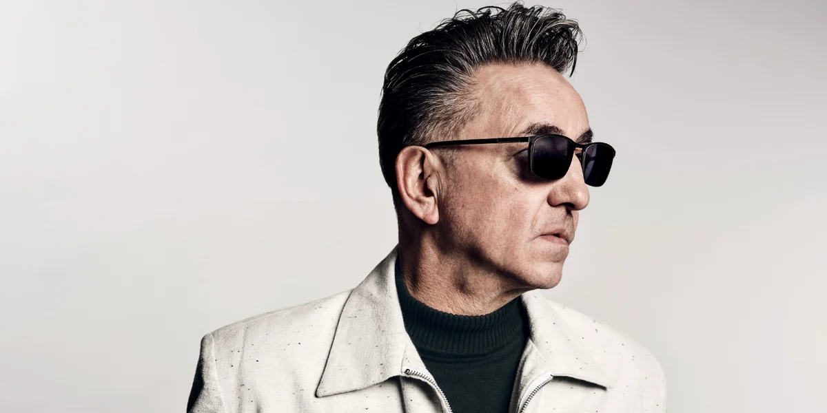 “In This City They Call You Love”: Tëscht Sheffield, Nashville an Disgraceland