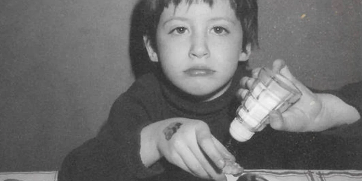 E Coming-of-Age-Disk voll deeglecher Routine an Nostalgie