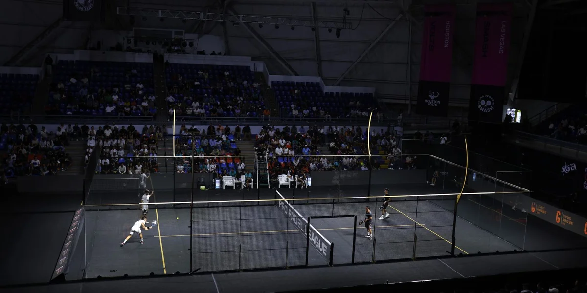 Padel - Méi wéi nëmmen en Trend? | © EPA/Francisco Guasco