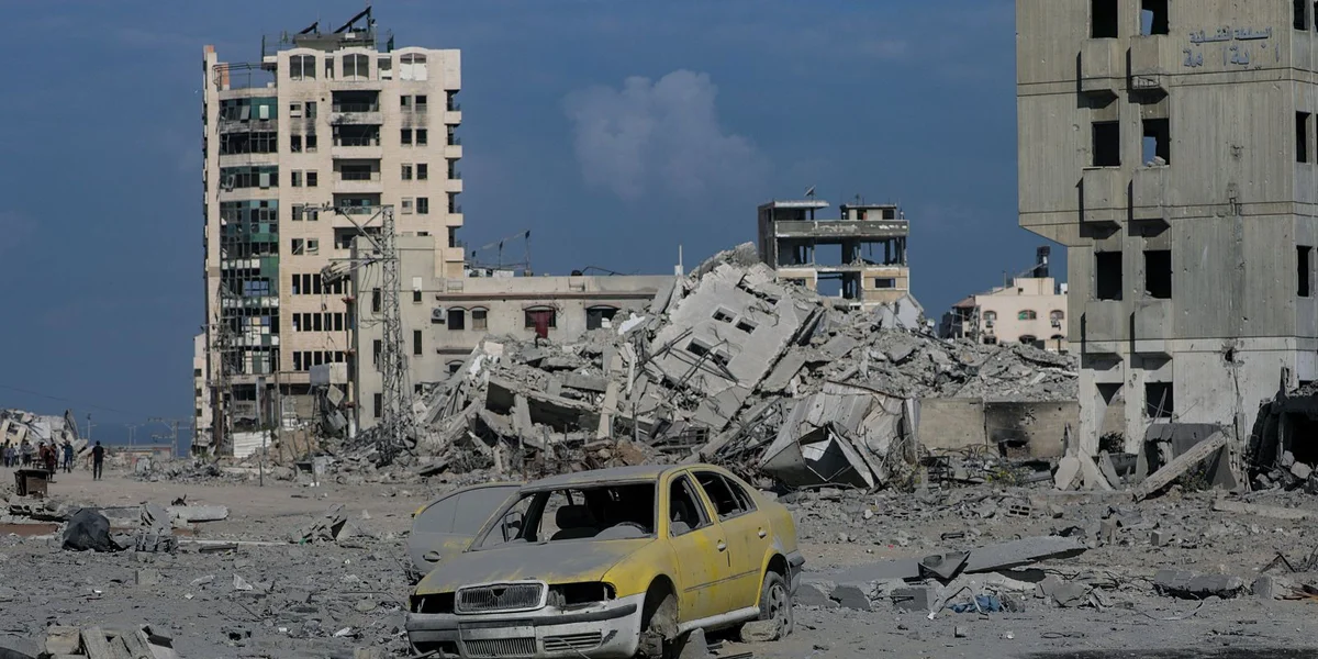 Tierkesch Spezialisten hëllefe bei der Sich no verstuerwene Geiselen | © EPA/MOHAMMED SABER