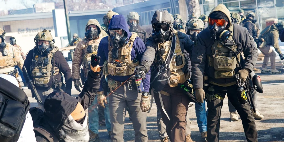 Weidert zivilt Affer zu Minneapolis: Obama a Clinton kritiséieren ICE-Asätz | © EPA/CRAIG LASSIG