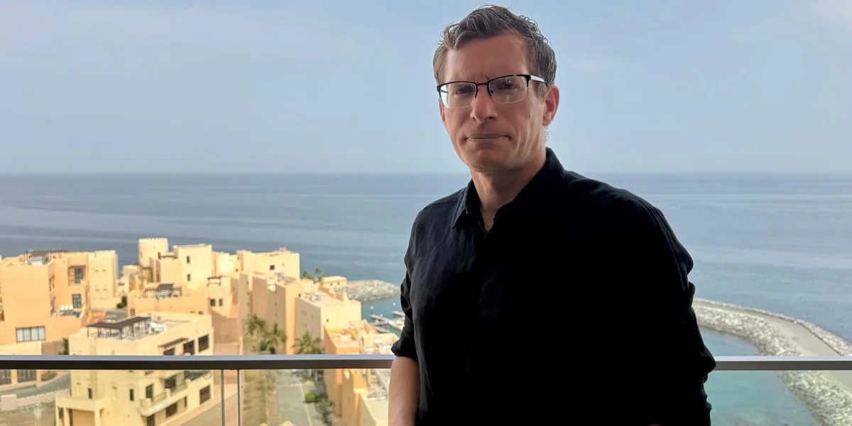 Am Agank vun der Strooss vun Hormus: Ugrëffer aus alle Richtungen 