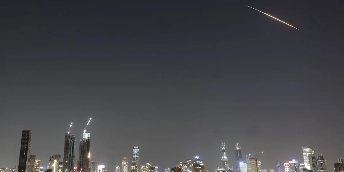 Trotz der Wafferou tëschent den USA an dem Iran stinn nach vill Froen op | ©  EPA/ABIR SULTAN