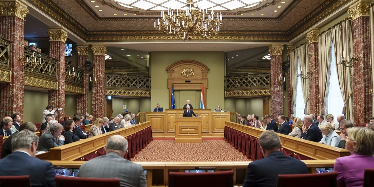 Appell fir Zesummenhalt virun der Tripartite: D'Suergen ee vun dem aner wouerhuelen | © Chambre des Députés