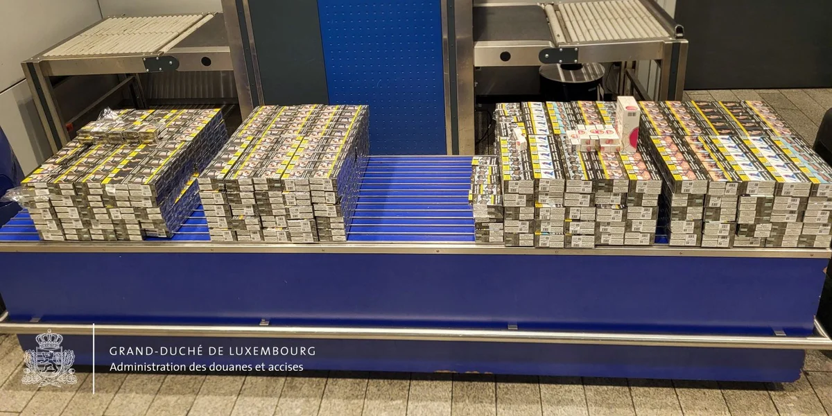 Douane saiséiert 122.000 Zigaretten um Findel, déi illegal an d'EU agefouert goufen | © Administration des douanes et accises