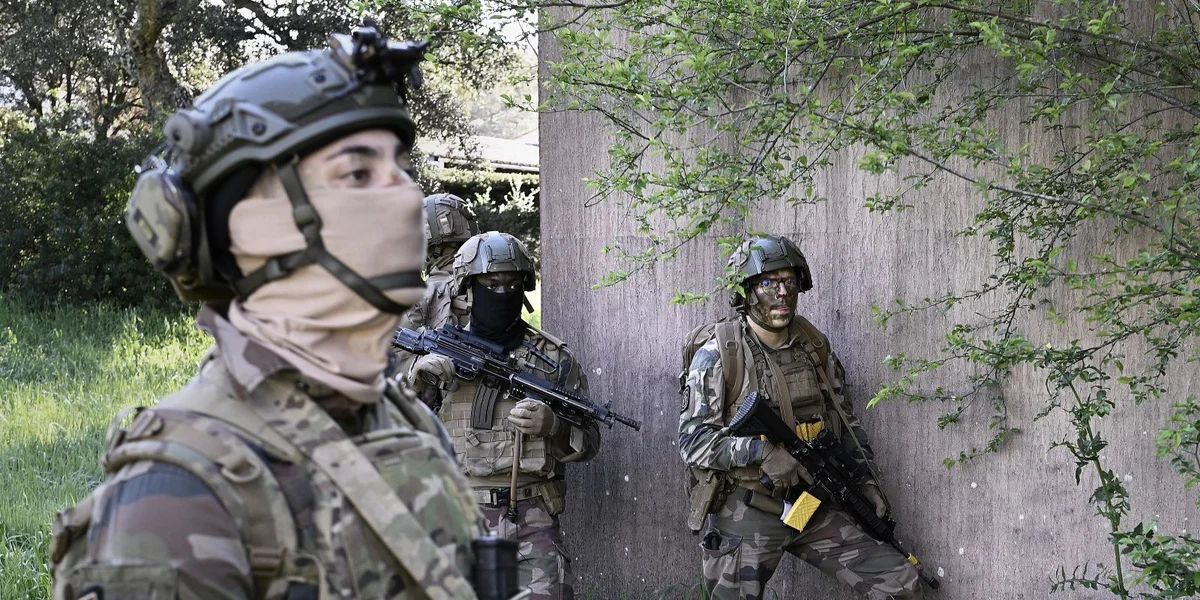 Neie fräiwëllege Militärdéngscht: Wéi ass den Ufank verlaf?  | © EPA/SEBASTIEN NOGIER