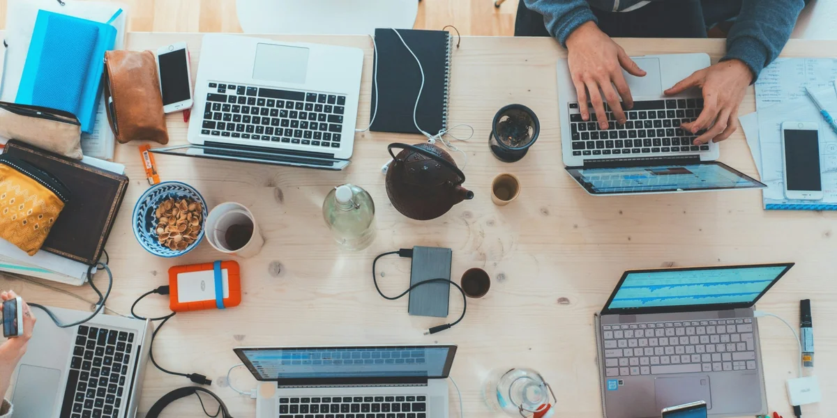 Schaffen, schaffen, schaffen ... | © Marvin Meyer/Unsplash